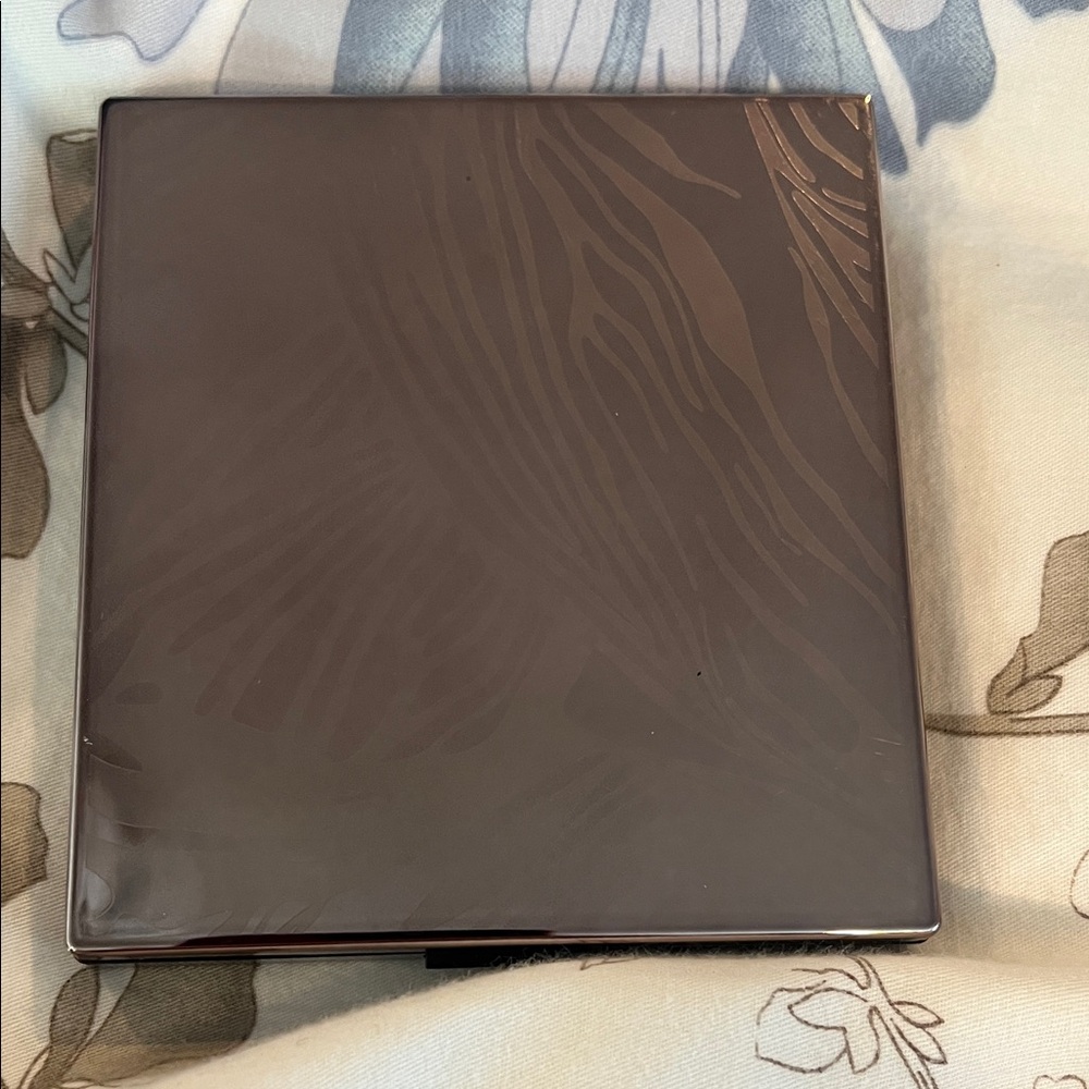 Laura mercier highlight palette
